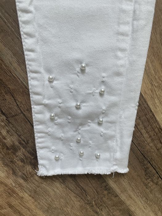 Нови  бели дънки