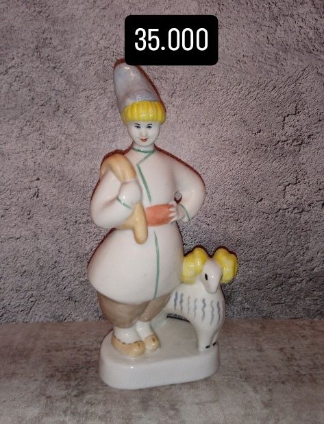 Фарфоровые статуэтки