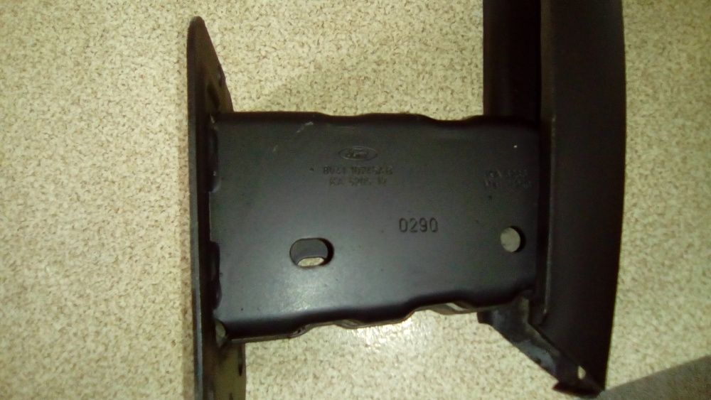 Основа задна броня за FORD FOCUS, каре, селенови втулки за ВАЗ.