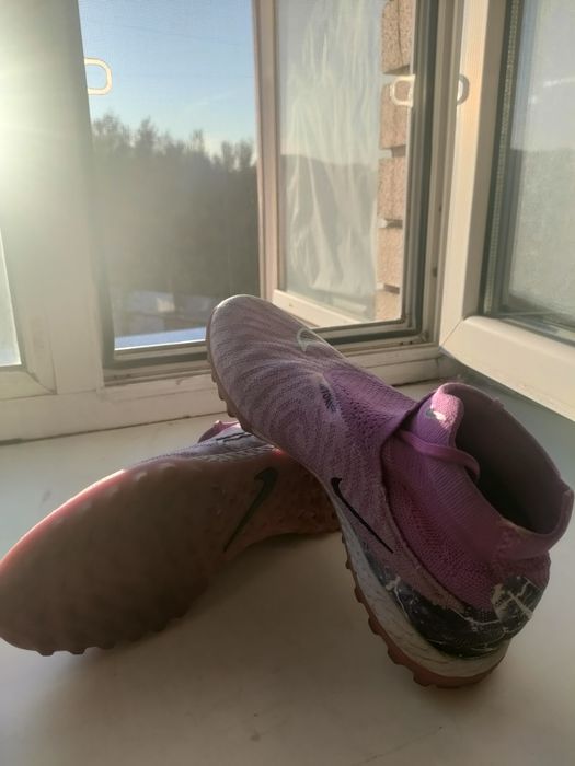 Продам сороконожки Найк Phantom