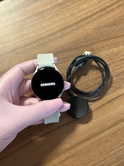 Samsung Galaxy Watch / 44 mm / Aluminium case / GPS / Foarte bun