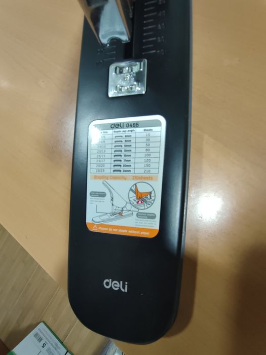 Продается большой степлер для книг