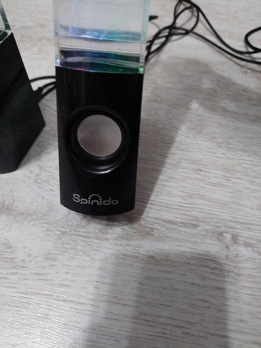 Boxe cu apă și lumini