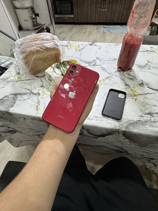 Iphone 11 Красный