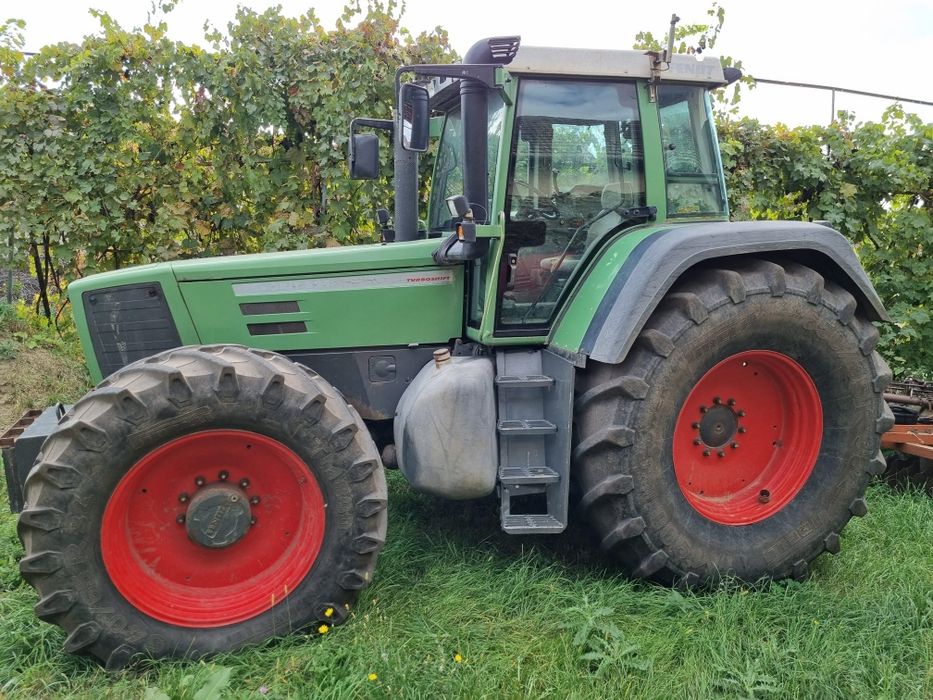 Vând Tractor Fendt Favorit 824 TURBOSHIFT
