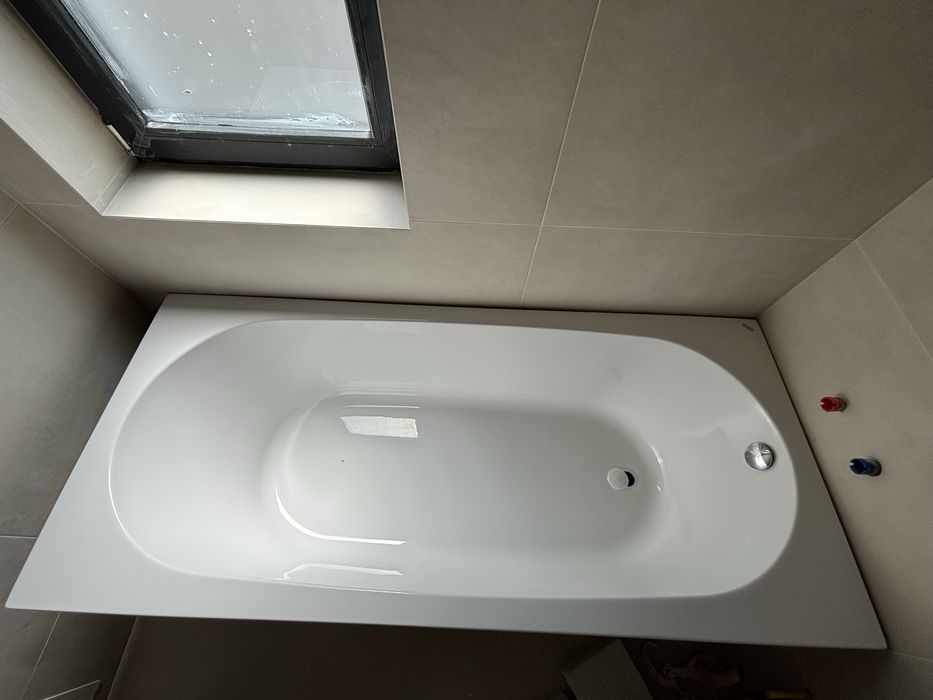 Vand cada noua dreptunghiulara Kolpasan, Tamia, 180 x 80 cm, acril, Kolpasan, Slovenia