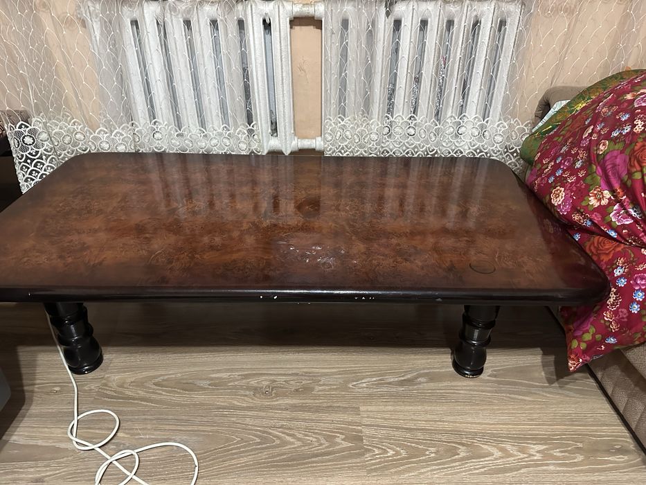 Продам стол б/у дерево