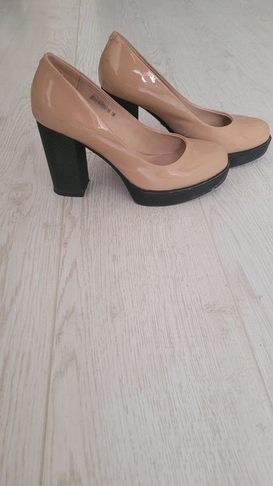 Базовые женские туфли