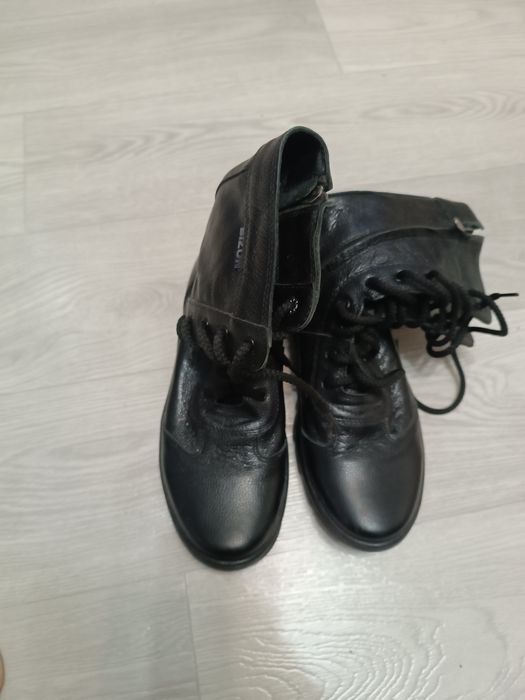 Продам женские кожаные ботинки