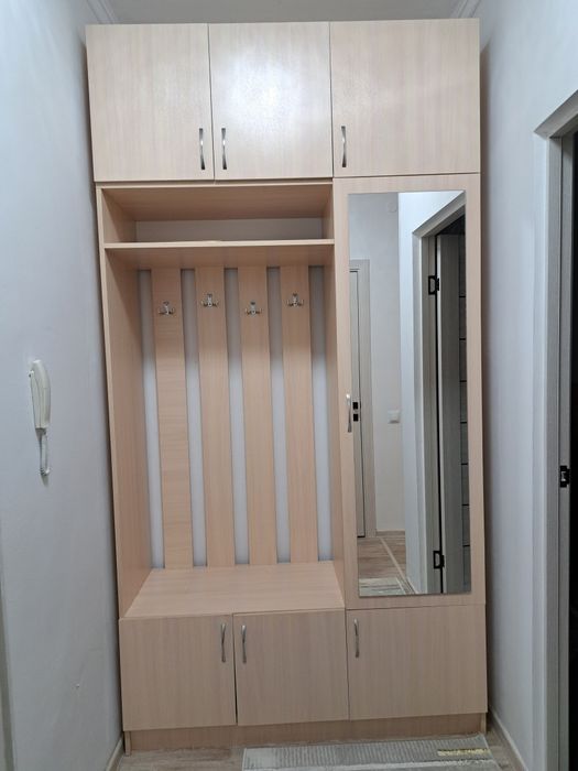 Шкаф в прихожую, 55 000тг.