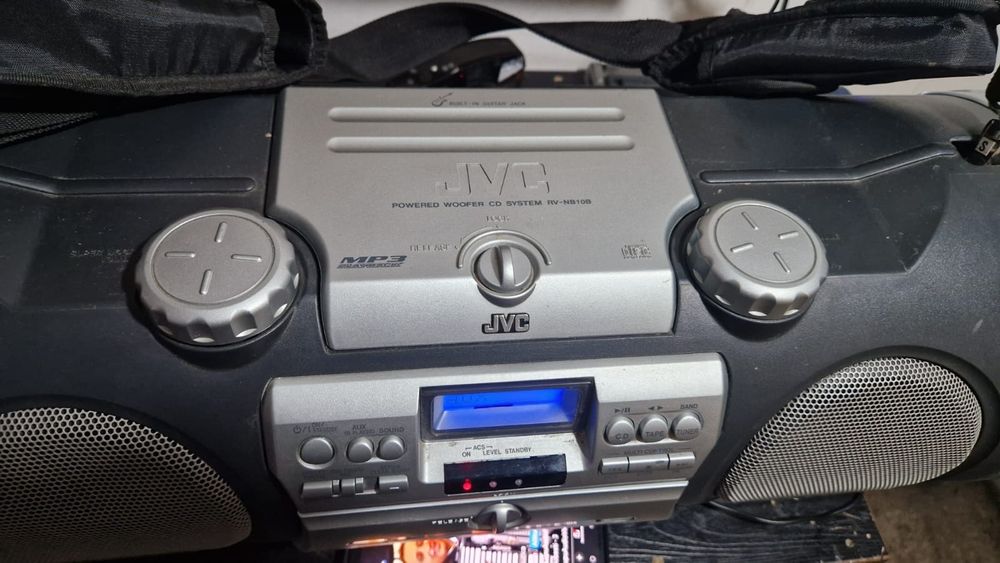 BoomBox  JVC RV-NB10B.