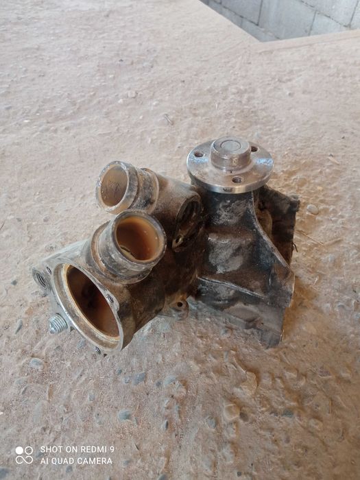 Помпа от mercedes benz 124w 2.8