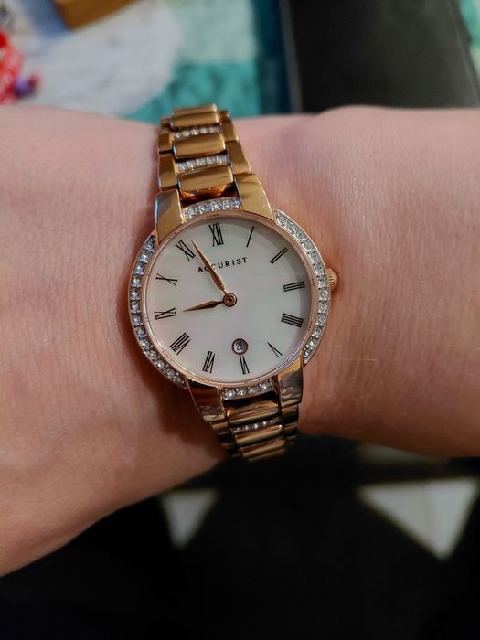 Нов ориг.дамски аналогов  часовник "Accurist signature""