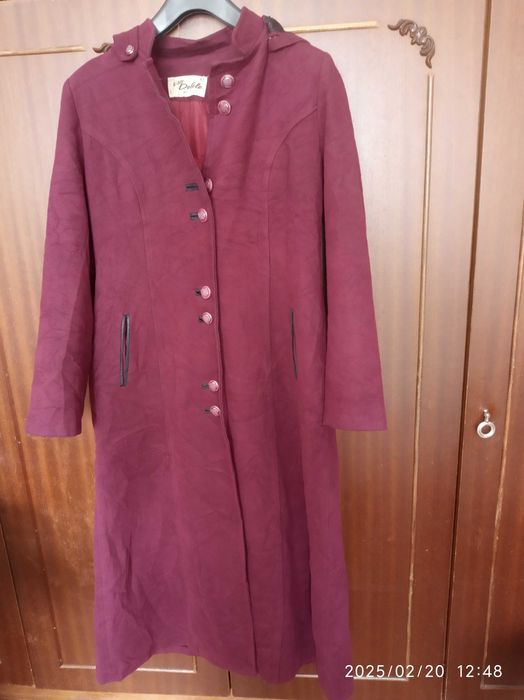 Дамско палто с качулка /вталено/