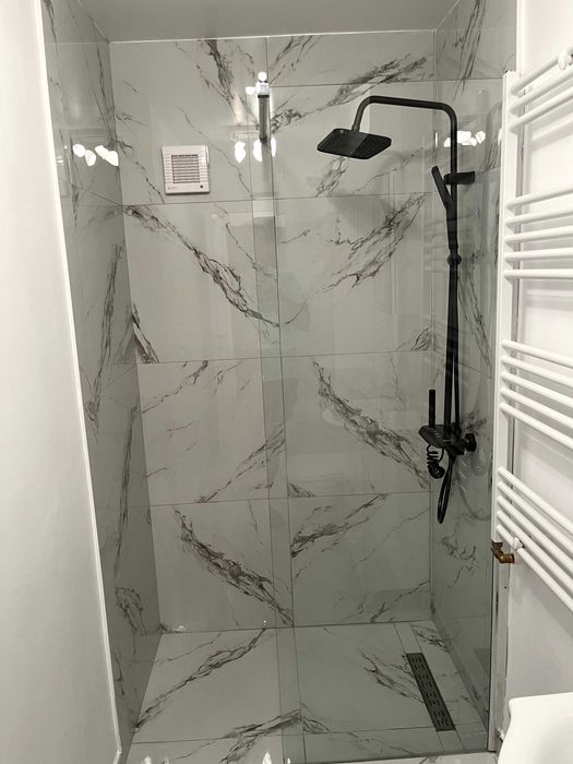 Apartament o camera decomandat 27 mp parter zona Confectii Vaslui