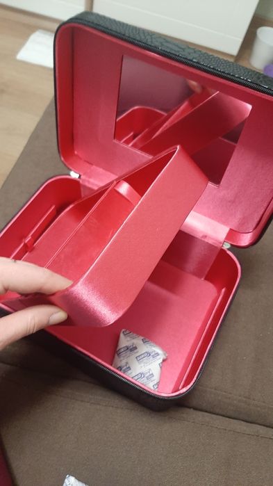 Стилна кутия за бижута/козметична чантичка с огледало