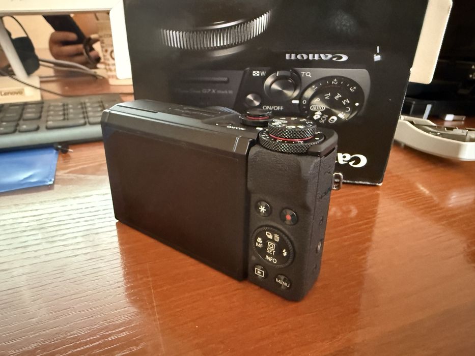 Canon G7X Mark III