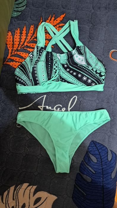 Продам новый купальник 46 размер