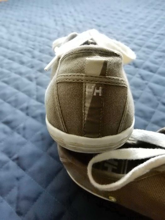 Tenisi Helly Hansen stil Converse. Marime 46 1/2 (12 US). Impecabili.