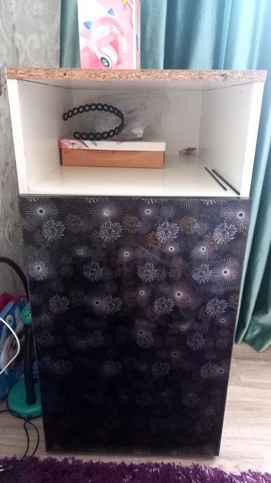 Продам тумбу б/у из акрила