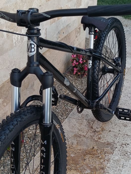 Bicicleta dirt jumper mafia
