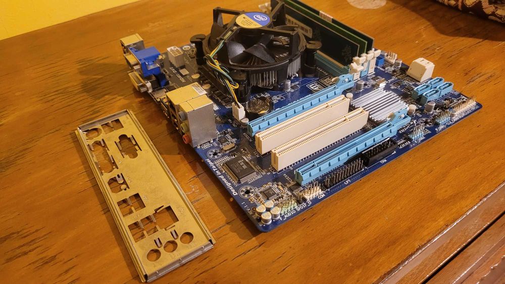 i5 3470+cooler+GA 75M D3H+3X2Gb RAM DDR3 si kit retro Gigabyte GA G41MT S2P + Core Duo E8400+cooler