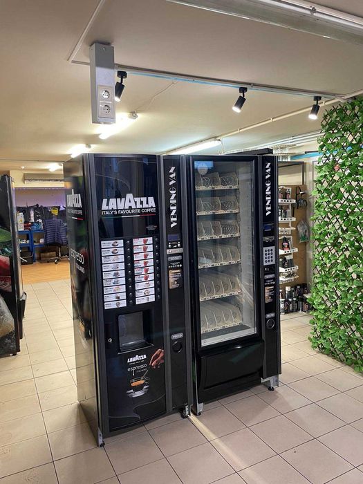 Вендинг машина/Zanussi Astro/Хладилна машина/Снаки Макс/ Гаранция