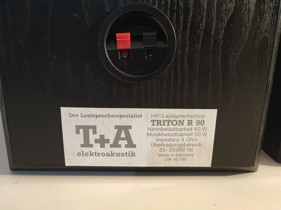 Boxe Triton R90 T + A 3 cai 2x90W made in Germany