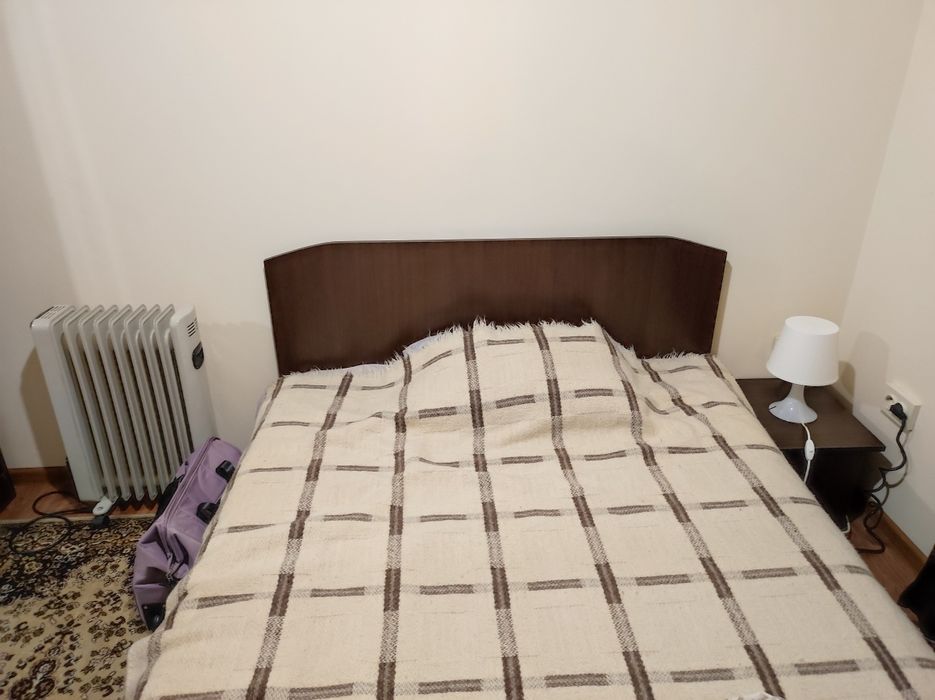 Комплект спалня със тв шкаф гардероб и нощно шкафче