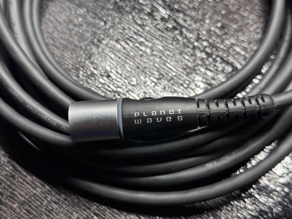 Focusrite Clarett+ 2Pre USB аудио интерфейс с Микрофон, кабел и стойка