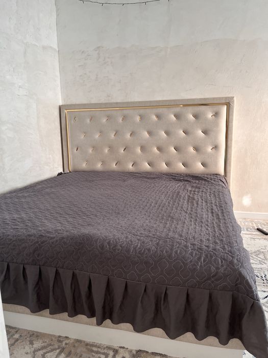 Спальный кроват