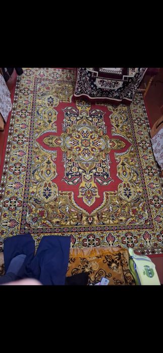 Продаеться ковер