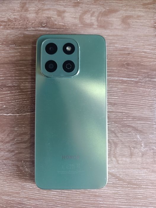 Продам HONOR X 6 b