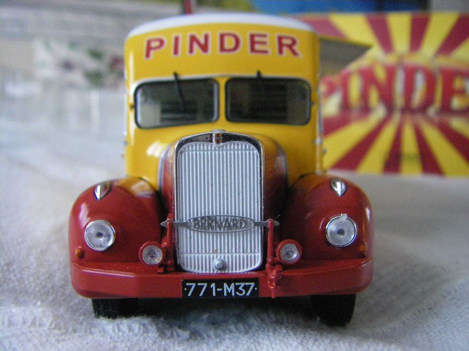 Колекционерско метално камионче Bernard 110MB  1951