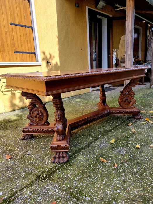Masa antica,sculptata manual,italiana