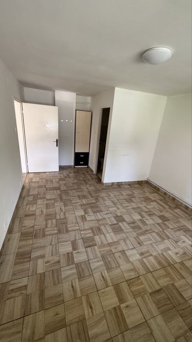 Inchirierz apartament / spatiu comercial