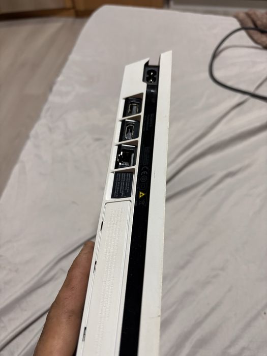Vand  Ps4. Slim.