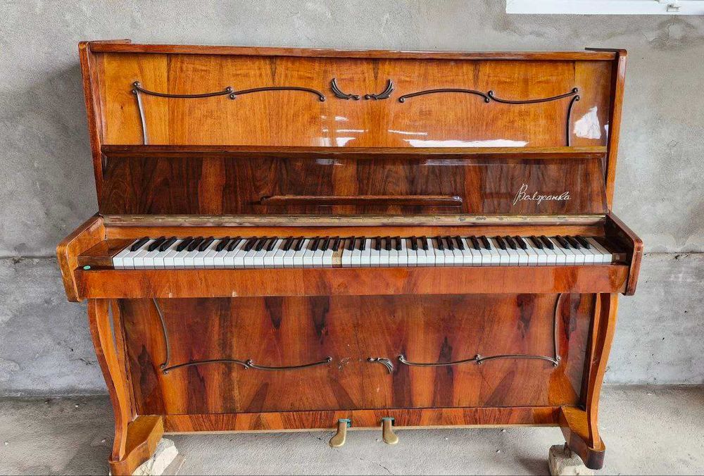 Продается пианино "Волжанка"
