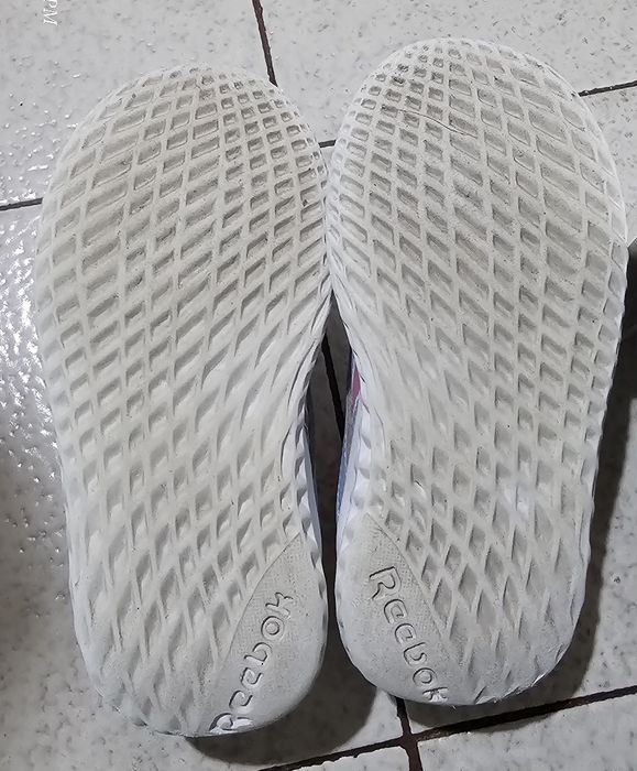 Запазени детски обувки Reebok 24