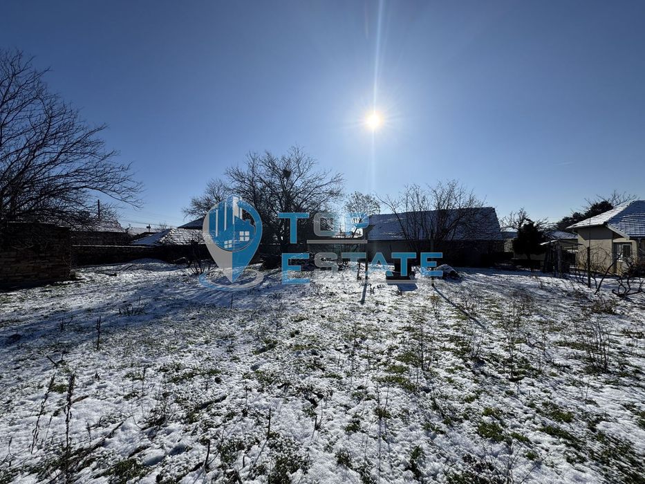 Къща в близост до центъра на село Правда, област Велико Търново