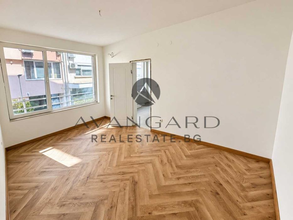 Продава се Тристаен апартамент в Пловдив, Кършияка - 99 кв.м за 2829 €/кв.м - Снимка #4