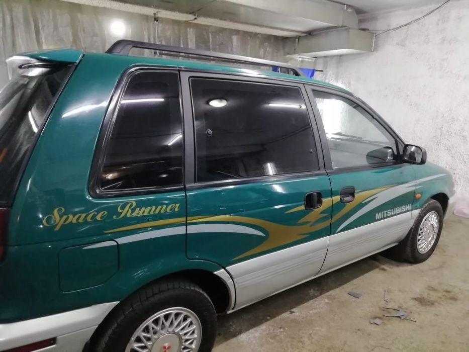 наклейки на авто