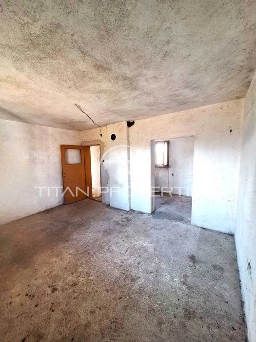 Двуетажна къща в Беловица