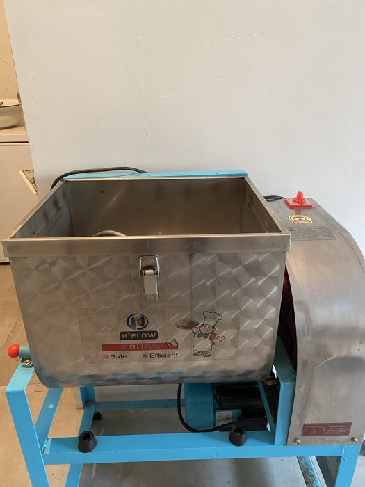 Тестомес. 25кг. Почти новый.