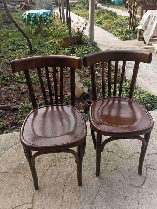 Комплект четири стола имитация на "Тонет" Много добро състояние.