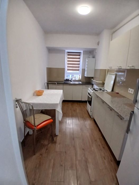 Garsoniera de inchiriat Tractoru Maurer Brasov langa Coresi