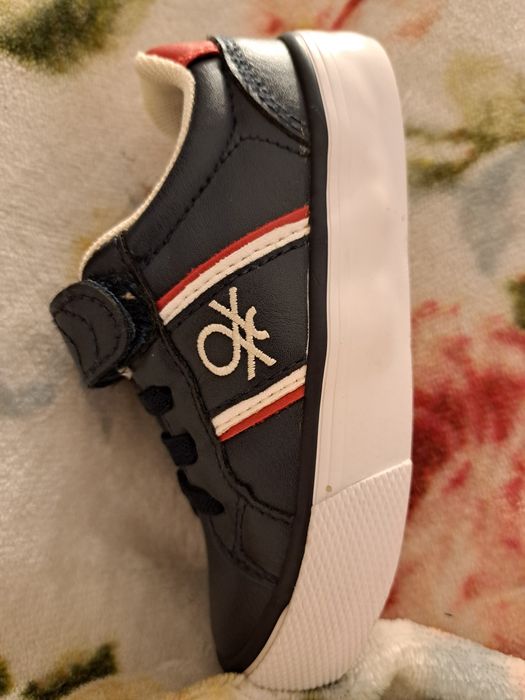 Adidasi Benetton marimea 24