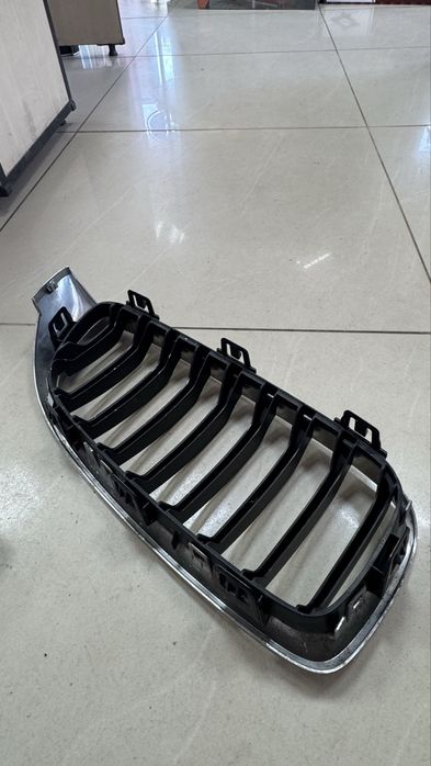 Решетки бъбреци F32 , F33 , F36 4 серия оригинални комплект