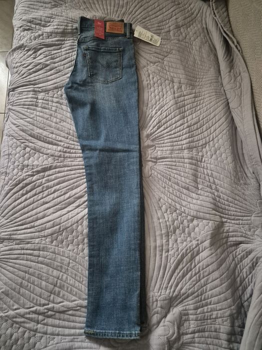 Levi's. 311 shaping skinny