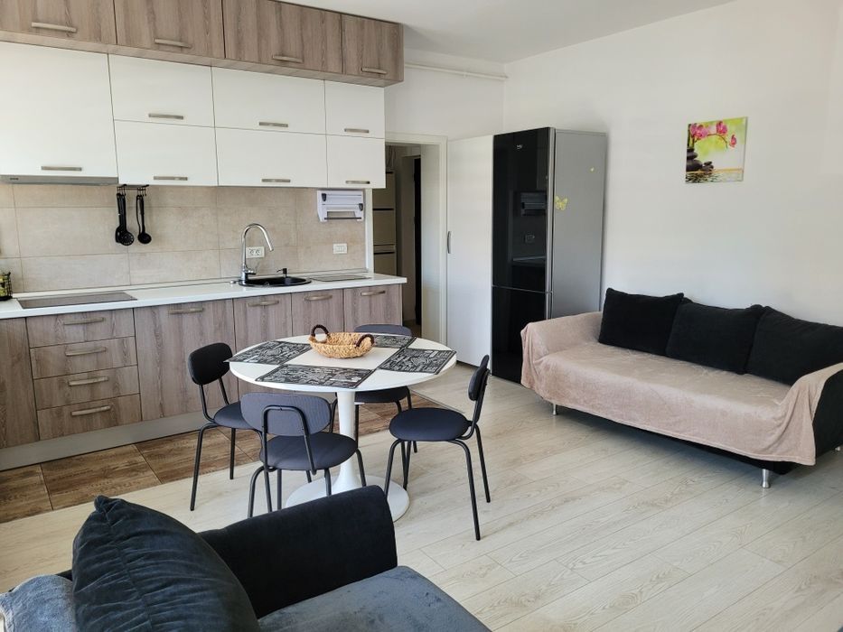 Închiriez apartament